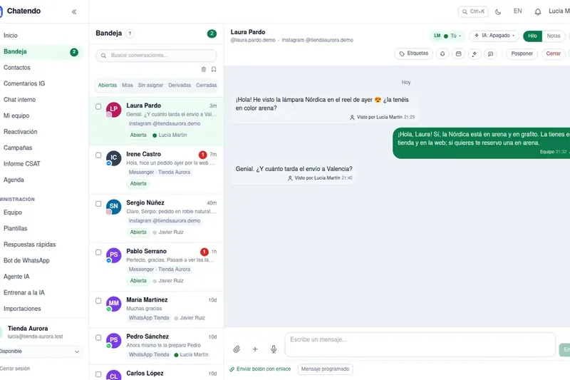 Bandeja compartida de Chatendo con conversaciones de WhatsApp, Instagram y Facebook