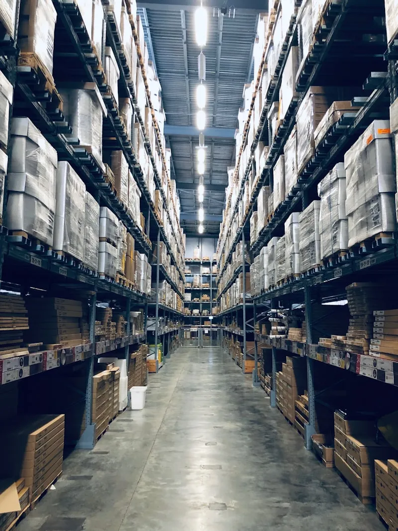 Almacén y logística de distribución mayorista